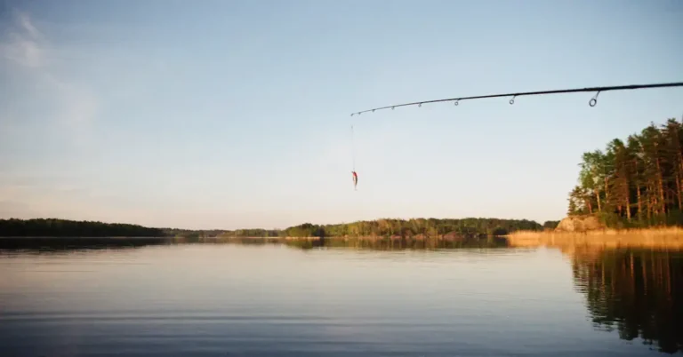 Qual o Melhor Horário Para Pescar em Lagoa